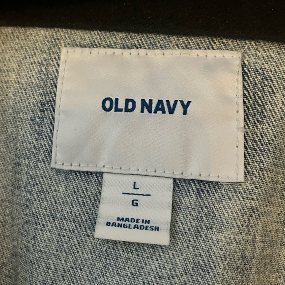 Old Navy Light Wash Distressed Denim Jacket Size L - Picture 5 of 8